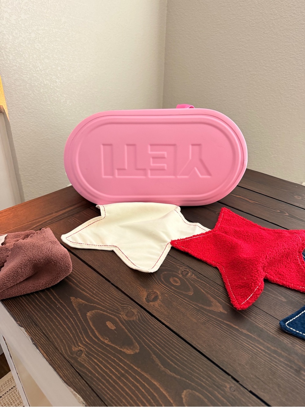 Yeti Pink & Cream Camino Tote Cooler - Picture 4 of 5